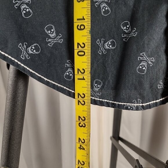 DCBD Boys 100% Cotton Black, White, Skull And Crossbones Dress Shirt Size M - Picture 6 of 10